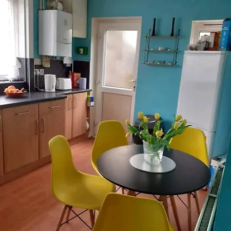 Welcoming Home Close To Transport Links Thornton Heath Exterior photo