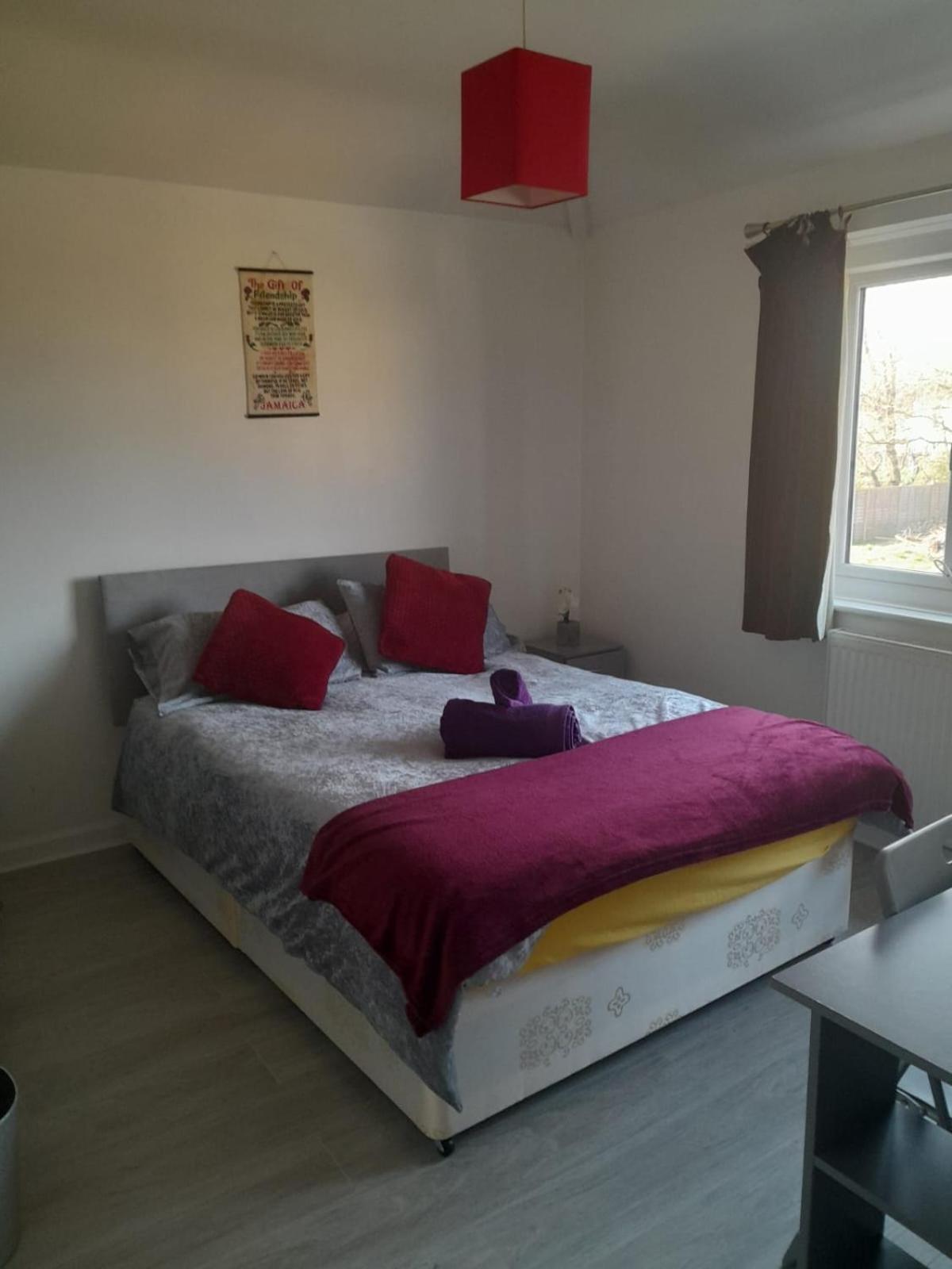 Welcoming Close To Transport Links Thornton Heath